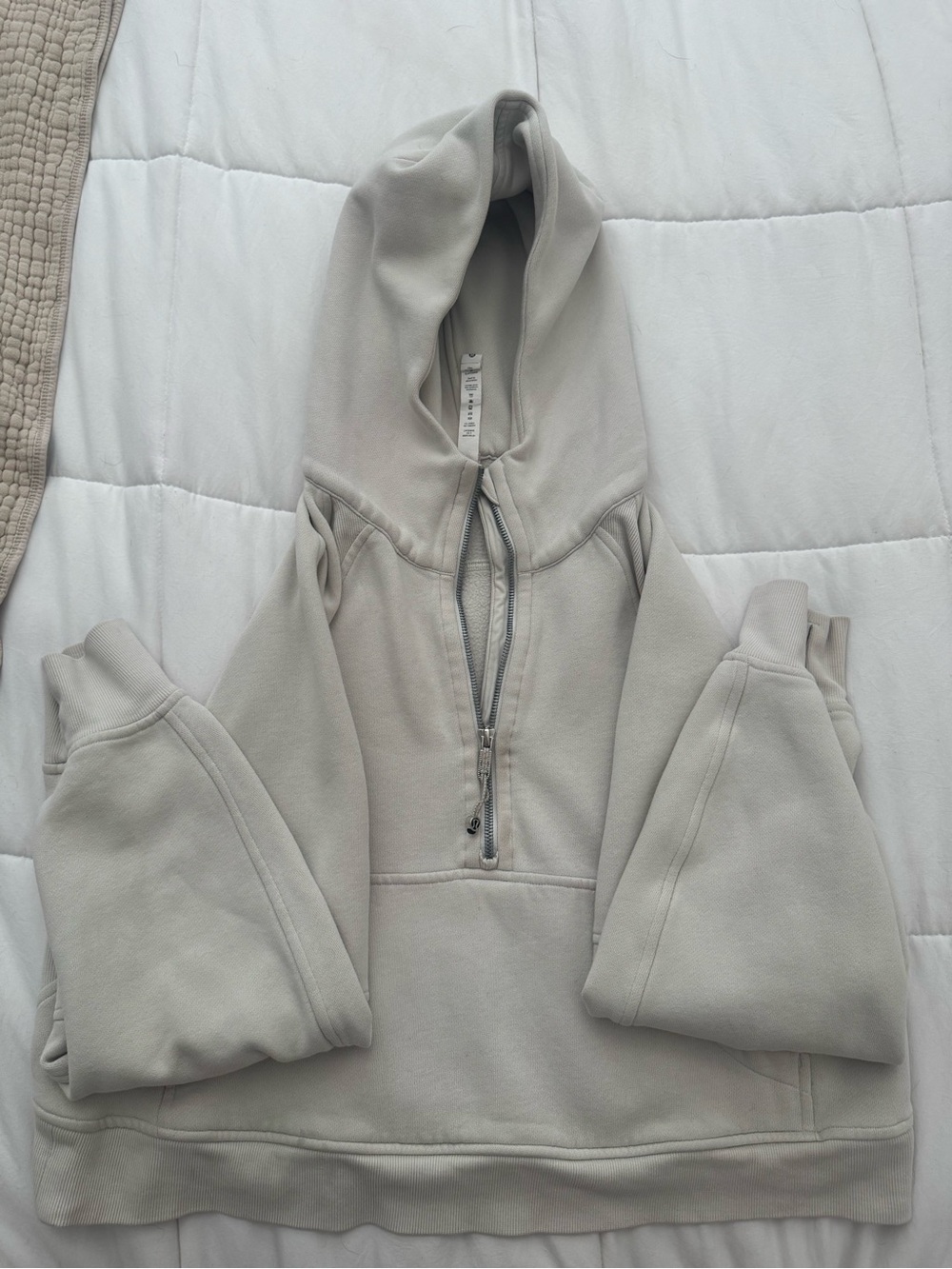 lululemon athletica Scuba cream hoodie M/L